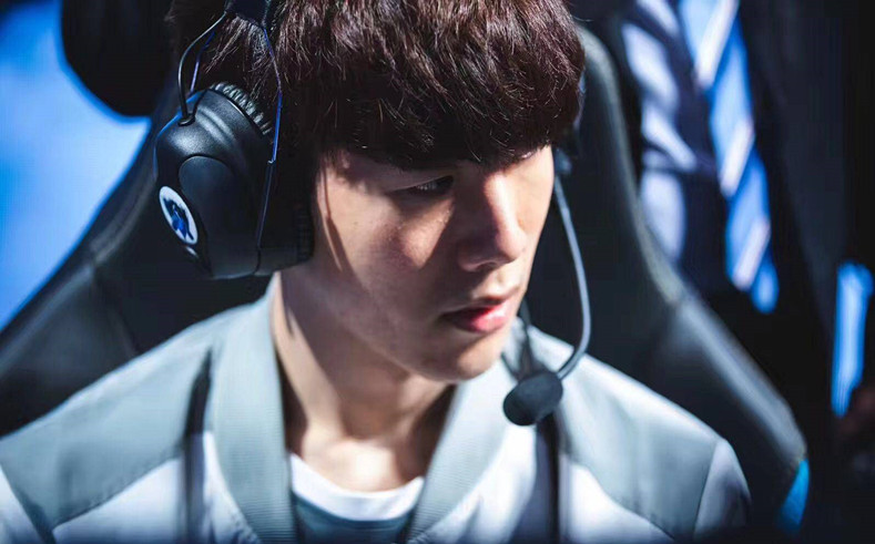 外媒League On Lock近日给出了他们评选的春季赛第六周全球各战队综合实力排名